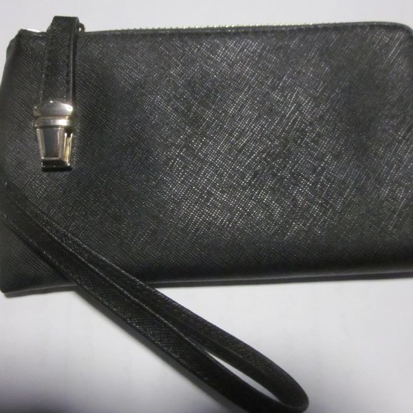 Danier Black Wristlet - Picture 1 of 9